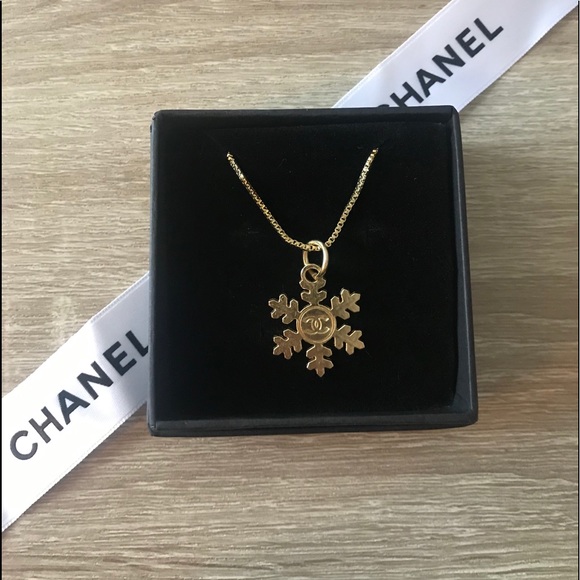 ❄️LAST ONE! Authentic Shiny CHANEL Snowflake Zipper-Pull❄️ - Picture 4 of 16